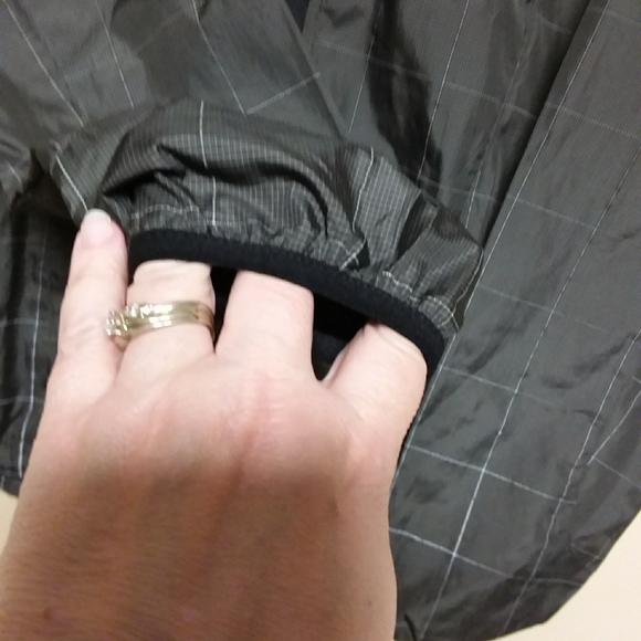 ⬇️ Mountain Warehouse Active light jacket - Picture 2 of 12